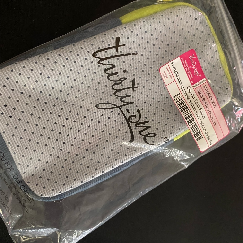 Thirty One clip-on tech pouch